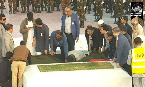 স্বামীর পাশে চিরনিদ্রায় শায়িত খালেদা জিয়া