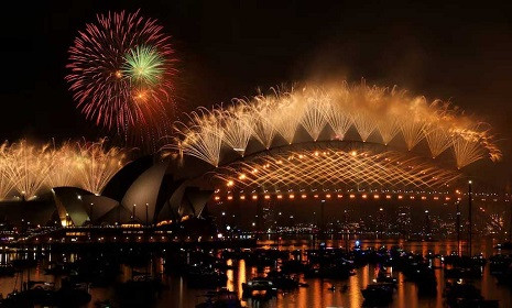 বিশ্বজুড়ে খ্রিস্টীয় বর্ষবরণ উৎসব