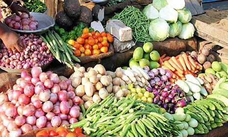 সবজির বাজার স্থিতিশীল, পেঁয়াজের দাম কমেছে
