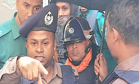 আইনজীবী হত্যা মামলা, চিন্ময় কৃষ্ণসহ ৩৯ জনের বিরুদ্ধে চার্জ গঠন