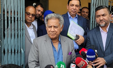 'না' ভোটে অবস্থান নেয়া দল রক্তের সাথে বেঈমানী করছে