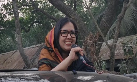 ‘আমার হাঁস আমার চাষ করা ধানই খাইবো’