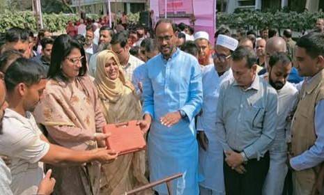 আমাদের পর্যাপ্ত সার মজুত রয়েছে : কৃষি প্রতিমন্ত্রী 