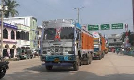 ১০ দিন পর ভোমরা বন্দর দিয়ে আমদানি-রপ্তানি শুরু