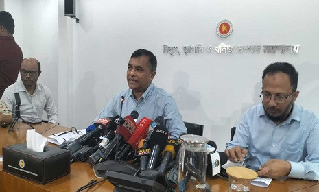 একদিনের অভিযানেই ৮৮ হাজার লিটার জ্বালানি তেল উদ্ধার