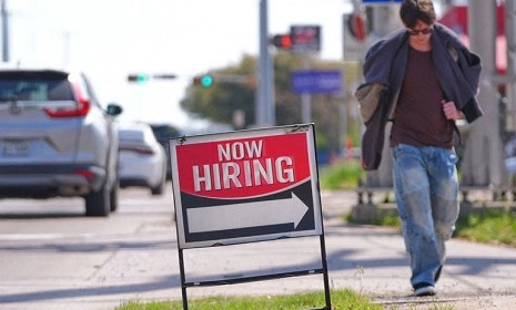 যুক্তরাষ্ট্রের শ্রমবাজারে ফিরেছে প্রাণচাঞ্চল্য, যোগ হয়েছে ১ লাখ ৭৮ হাজার নতুন চাকরি
