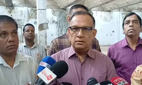 ‘দিনাজপুর টেক্সটাইল মিল শীঘ্রই কর্মচাঞ্চল্যতা ফিরে পাবে’