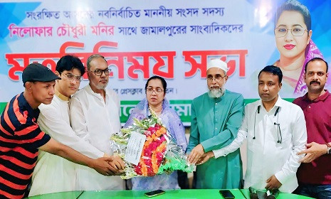 ‘সিন্ডিকেট না ভাঙলে স্বাস্থ্যসেবা মানুষের দোরগোড়ায় পৌঁছাবে না’