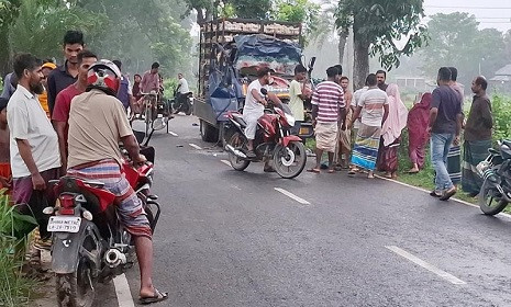 টাঙ্গাইলে ট্রাক-পিকআপ সংঘর্ষ, নিহত ৪