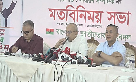 ‘উচ্ছৃঙ্খল কথাবার্তা বলে রাজনীতিতে টেকা যায় না’