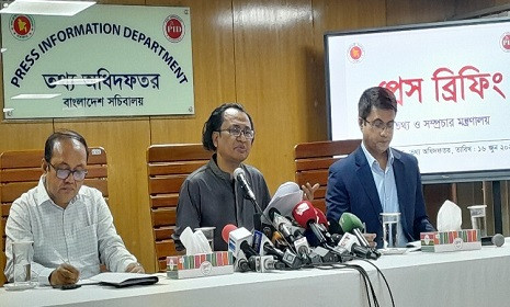 বসিয়ে রাখার প্রতিবাদ হিসেবে ভারতে প্রবেশ না করে দেশে ফিরেছি