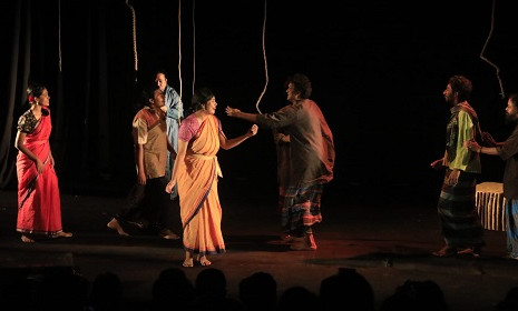 ‘রঙমহাল’ একটি ঢাকা থিয়েটার প্রযোজনা
