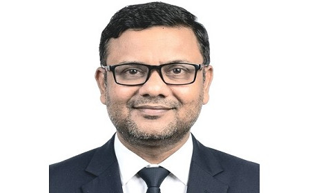 শিক্ষায় কারিকুলাম বারবার পরিবর্তন গুরুত্বকে দূরে ঠেলে দেয়