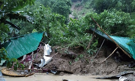 উখিয়ার রোহিঙ্গা ক্যাম্পে পাহাড়ধসে নিহত ৮