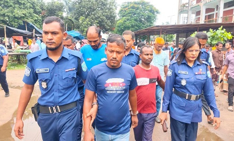 তিনজনের আমৃত্যু কারাদণ্ড, তিনজনের যাবজ্জীবন