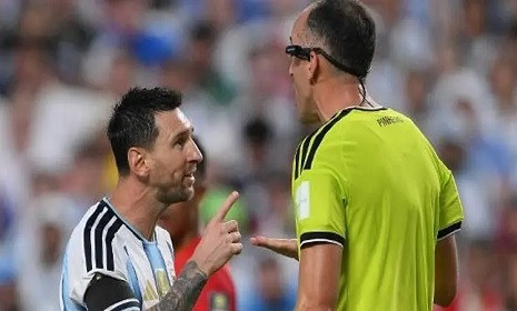 ‘মেসি আমাকে কিছুটা সমস্যায় ফেলেছিল’ 