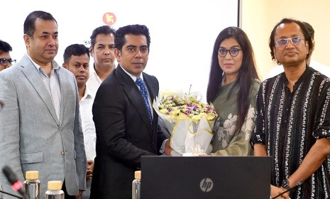 ‘জনগণের জানার অধিকার রয়েছে সরকার কী করছে’