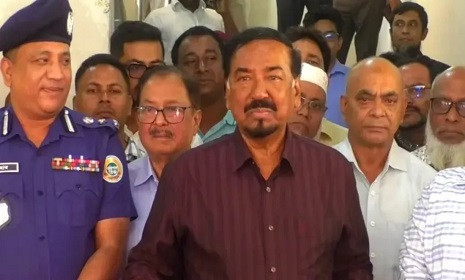 ‘১০ বছরেও শেখ হাসিনার ফেরার সম্ভাবনা নেই’