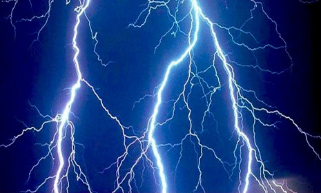 পাবনায় মাছ ধরা অবস্থায় বজ্রপাতে ৬ জনের মৃত্যু