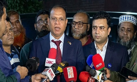 ‘সফরসঙ্গীদের নিয়েই দেশে ফিরেছেন প্রধানমন্ত্রী’