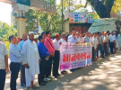 কাপ্তাইয়ে ৩ দফা দাবি ও ন্যাক্কারজনক হামলার প্রতিবাদে শিক্ষকদের মানববন্ধন