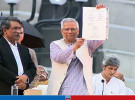 জুলাই সনদে সই করলেন প্রধান উপদেষ্টা ও রাজনৈতিক নেতারা